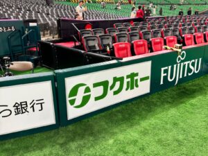 福岡PayPayドーム記者席広告